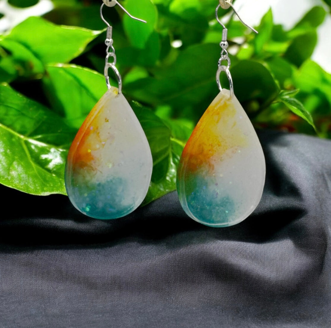Multicolor Clear Blend Oval Drop