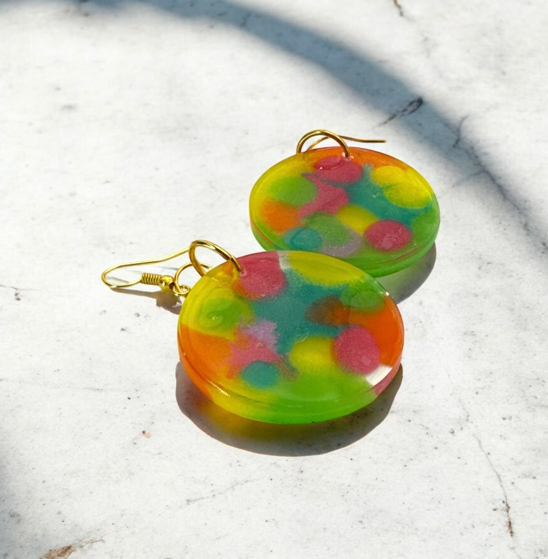 Multicolor Dots Round