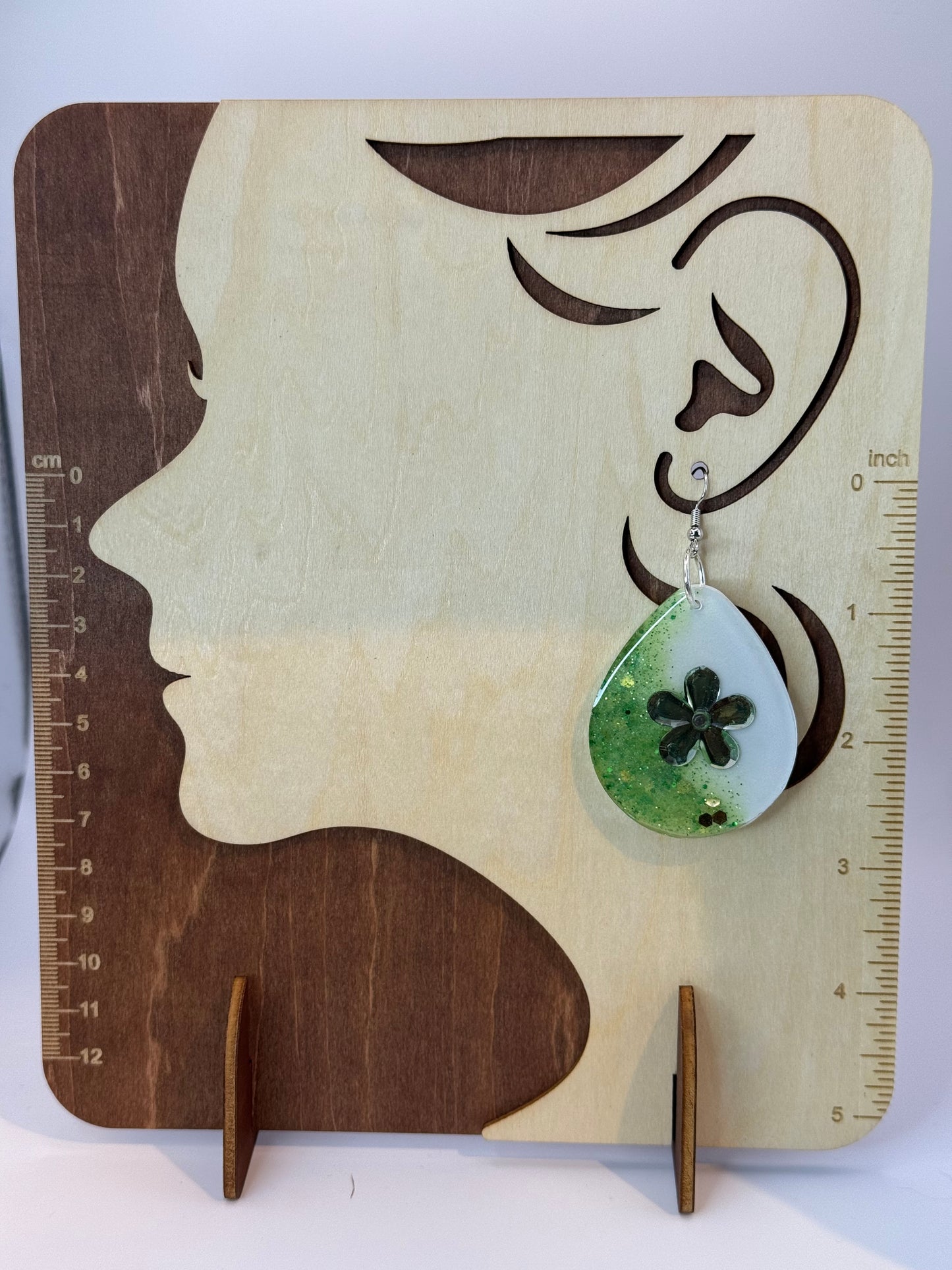 Green Sparkle Flower Drop Oval