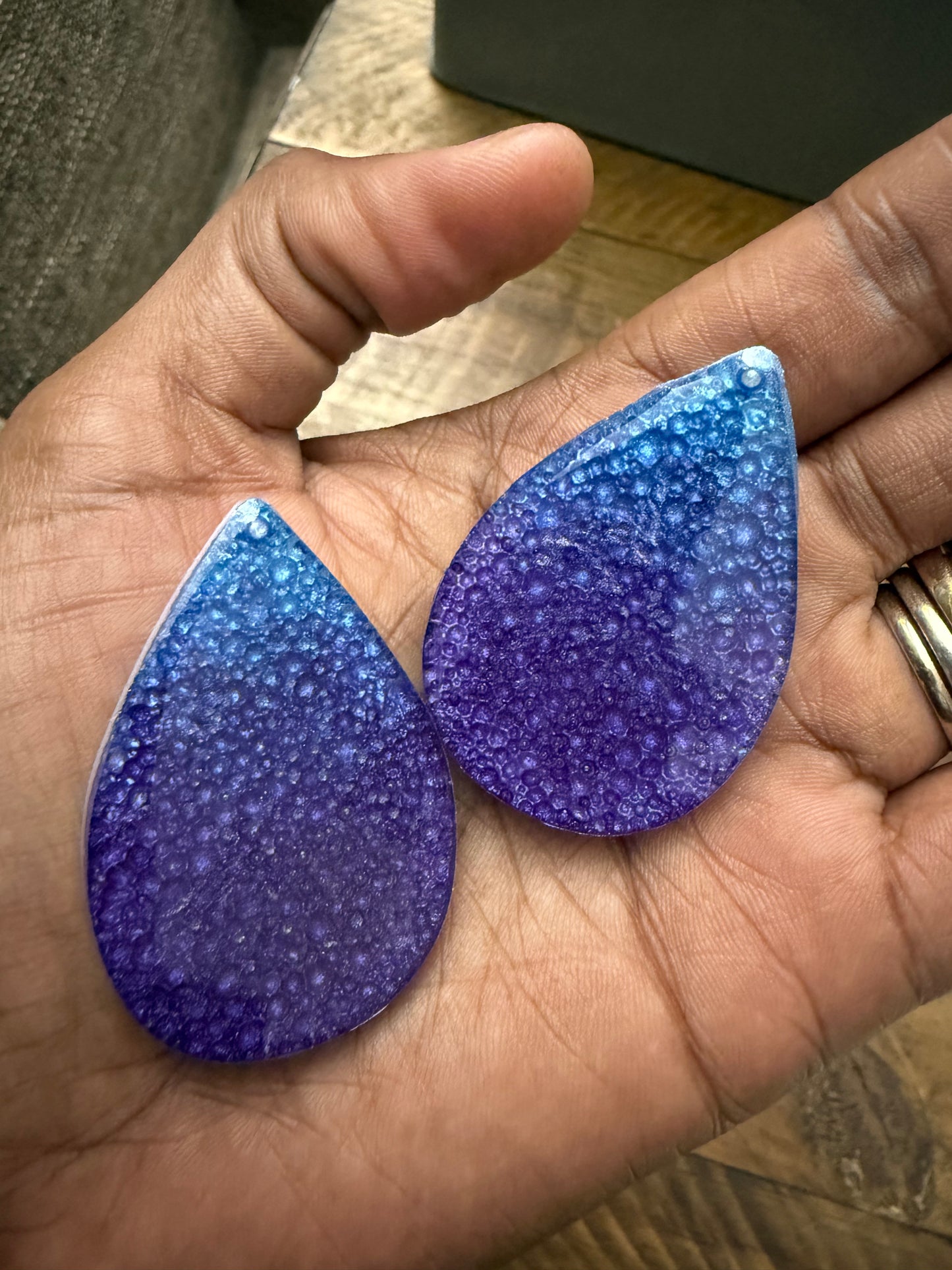 Blue Purple Two-Toned Bubble Drop