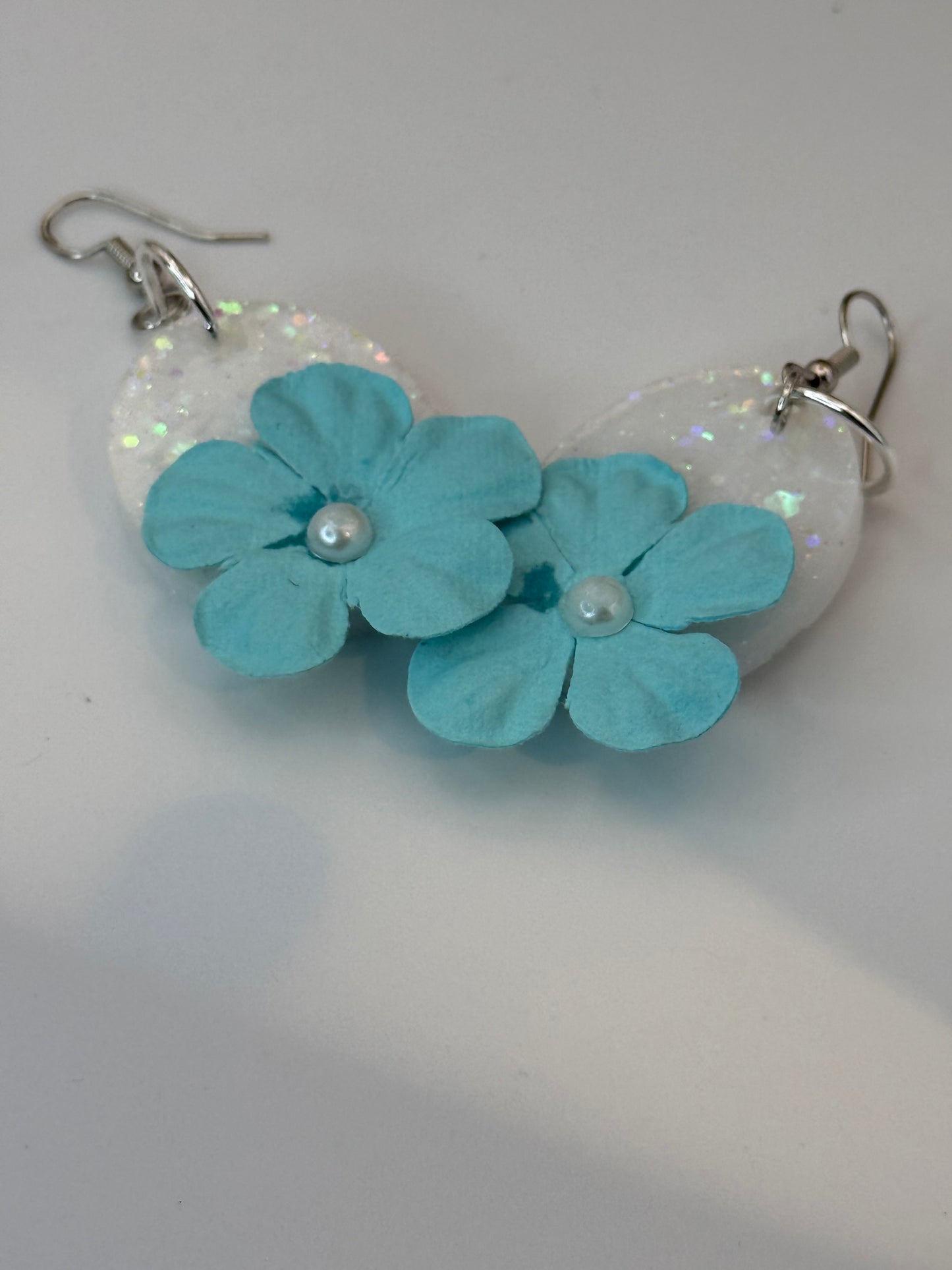 Blue Flower White Sparkle Oval