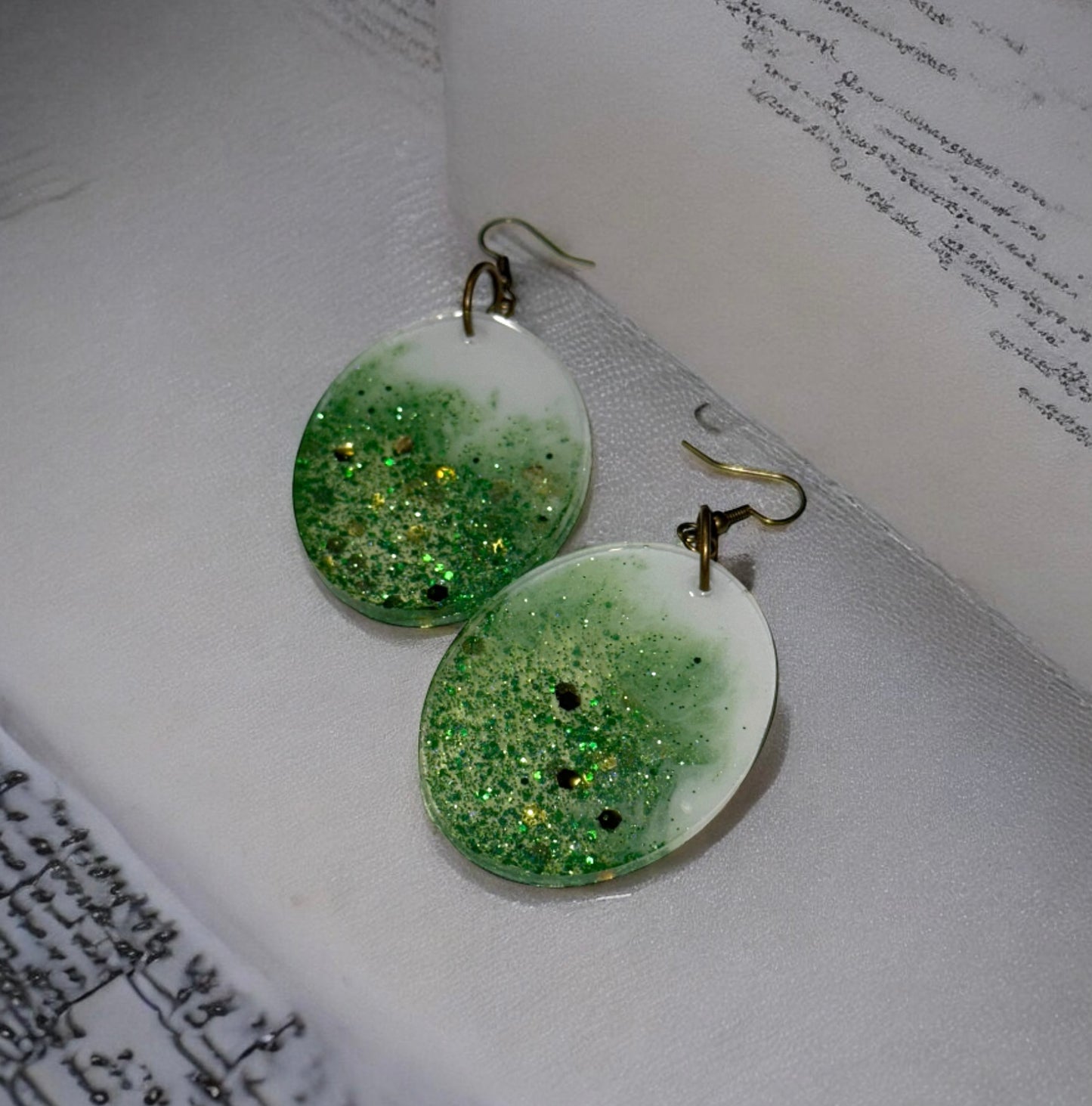 Green Sparkle Oval
