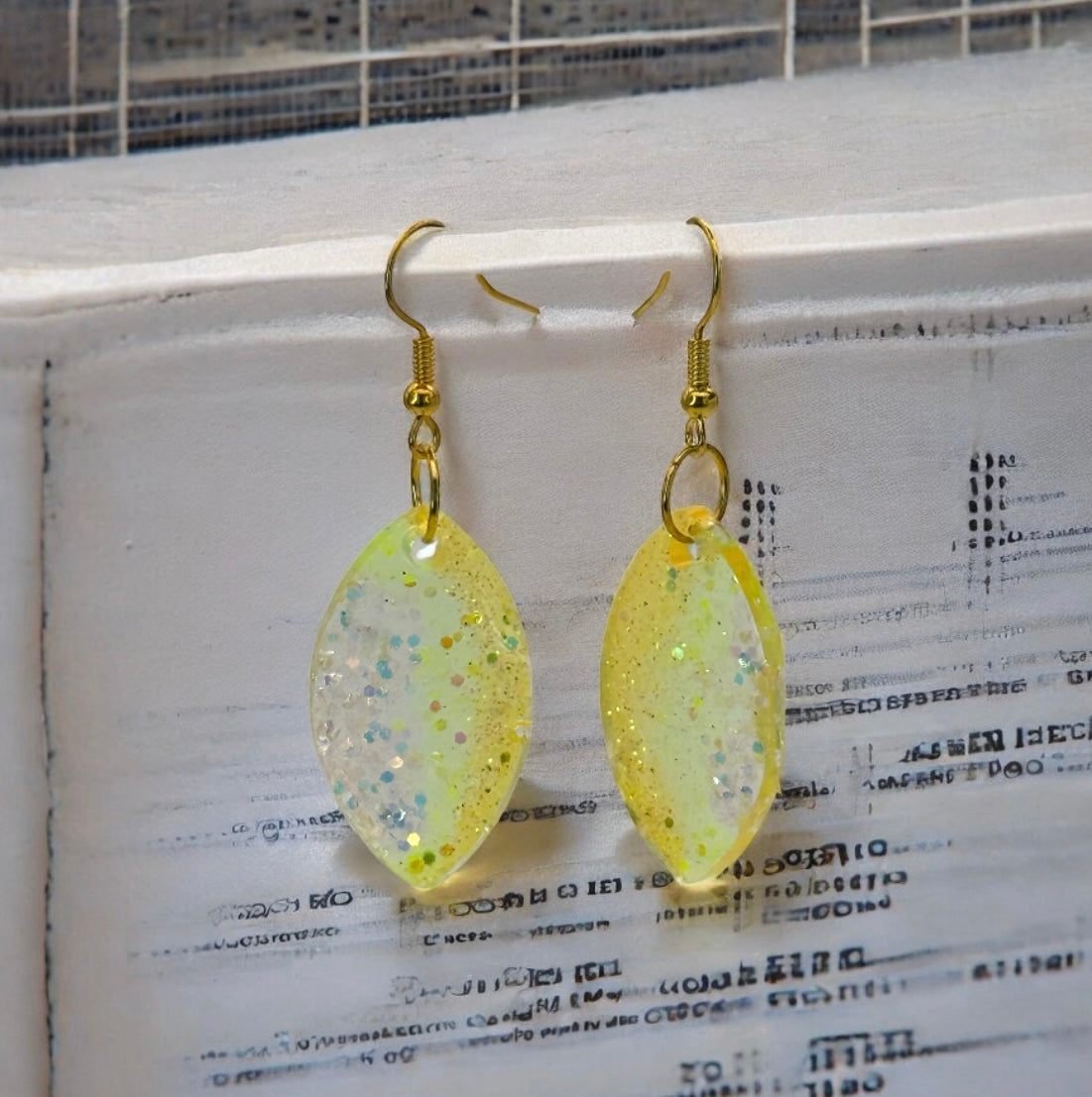 Light Yellow Sparkle Blend Mandorla
